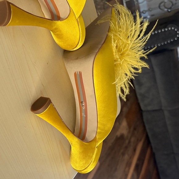 Sam Edelman Yellow Feathered Mules - Picture 3 of 6